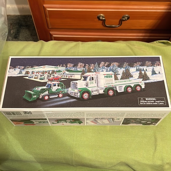 Hess 2013 toy truck and tractor UNOPENED - Picture 4 of 5
